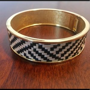 Bangle bracelet